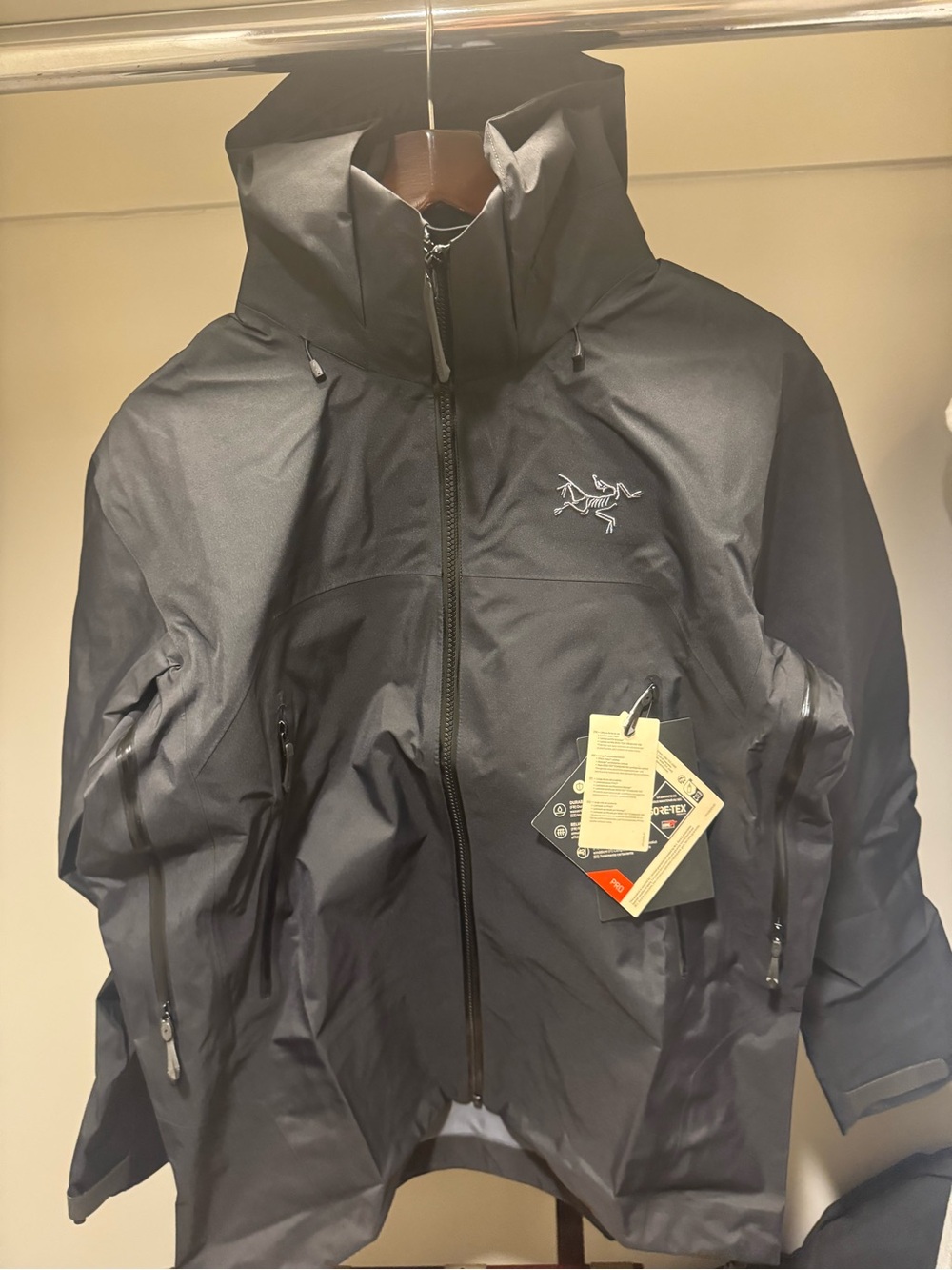 Arc'teryx Men's Beta AR - Medium- Black - BNWT - Waterproof Shell Jacket